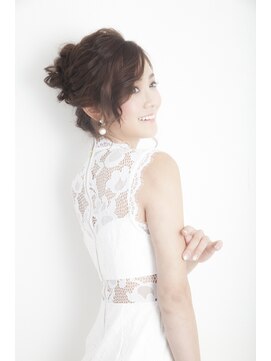 アールブルー 六本木店(R-blue) 夜会風ツイストアップ