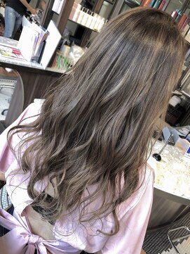 リバレッジ 広尾(Leverage) 外国人風大人グレージュ