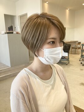 ジジ 宇都宮(Gigi) ハイトーンカラーの大人シルエット