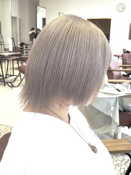 クアトログランシュ ひたちなか店(QUATRO×GranCieux) ミルクティベージュ【ひたちなか/ブリーチ】