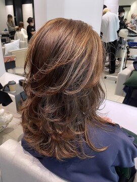 ステア ケース(stair case) 【NATASHA】ミディアム中盛りレイヤー