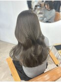 オリーブベージュ & ナチュラルロングヘア