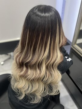 ヘアーデザイン ジェルム(Hair Design germe) 地毛を活かしてバレイヤージュ風 / YUDU