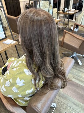ビズヘアー グランバース(bisou hair grandbase) ハイライト