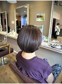 大人ショートボブ細めハイライト白髪ぼかしくすみカラー
