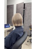 ベージュカラーケアブリーチボブ