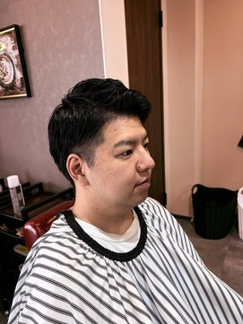 バク(BAKU) ツーブロックビジネススタイル