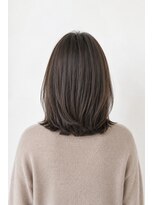 ベルス(bellus)&nbsp;センターパート×艶感ローレイヤー　20代　30代　40代