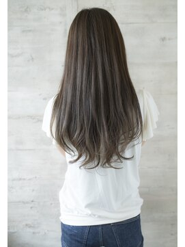 ソワリー 栄(THOiRY) 小顔カットが得意なスタイリストby坂元