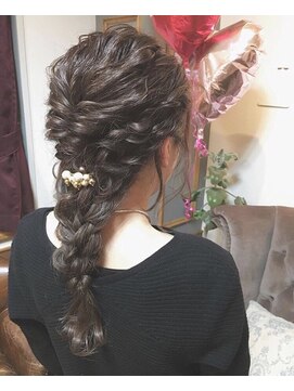 レジーロ (Regilo) 抜け感のある編みおろしスタイル♪