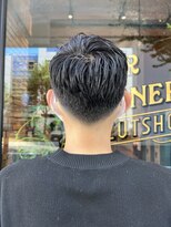 フォーコーナーズ(Four Corners)&nbsp;フェード・スキンフェードツーブロック刈り上げジェットモヒカン