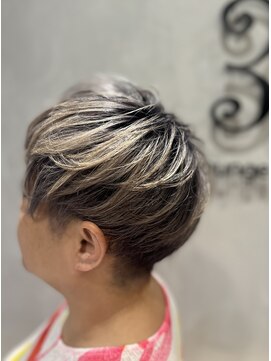 サーティスリー(thirtythree) ブリーチによるダブルカラーを、大人っぽくするには？