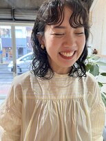 ユニ(uni)&nbsp;ミディアムパーマ/前髪パーマ/レイヤーカット/２０代/３０代