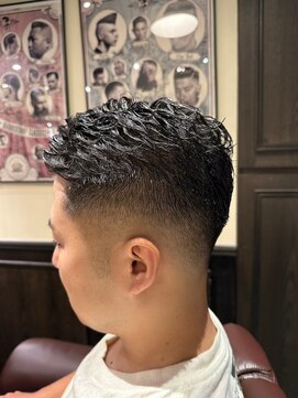 バレス 田町(BALES) [スキンフェード/ツイストスパイラル/田町]