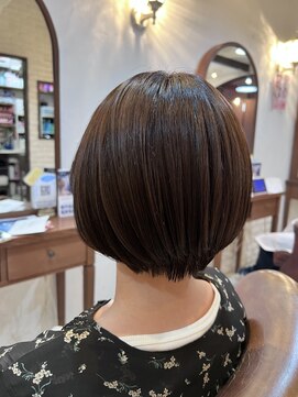 ヴィアンカ(Vianca) 襟足スッキリショートボブ