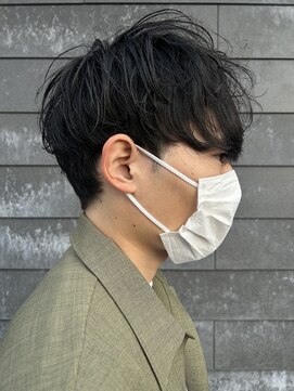 ヒュイル バイ ニアウ(Hwyl by Niau) メンズマッシュパーマスパイラルパーマニュアンスパーマ眉毛