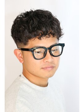 カーウォッシュバーバー(CARWASH BARBER) 似合わせフェードカットマッシュパーマアッシュブラック