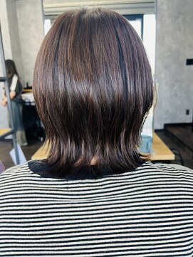 タイ(~tie.) 外ハネレイヤーボブ