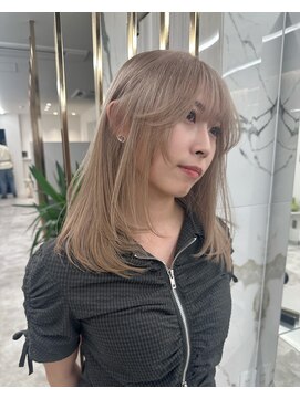 エトワール(ETOILE) ミルクティーグレージュ/ブリーチ/レイヤーカット/ミディアム