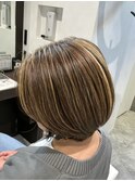 新城明るい白髪染め白髪ぼかしハイライト 大人ショートボブ
