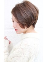 ３０代４０代に人気カジュアルショート　耳にかけても可愛い
