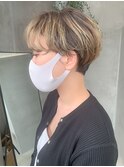 グラデションカラー、ブリーチオンカラー、エッジショート