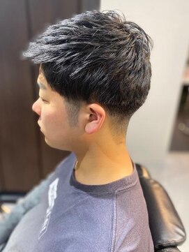 バーバーバー 四谷(BARBER-BAR) ツーセクションフォワードシェープレイヤー