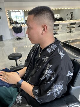 ウェスト(WEST) フェード坊主