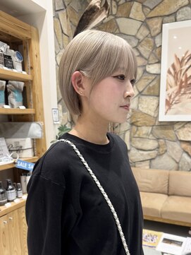 ホワイトミルクティーカラー