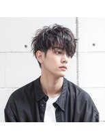 ユニル(Unille)&nbsp;泉駅/メンズ/MEN’S/ニュアンスパーマ/センターパート/学割U24