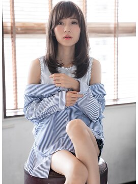 トッカ ヘアアンドトリートメント 難波店 ナチュラルグレージュストレート