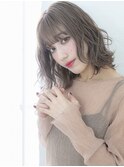 オリーブグレージュセミウェットウェーブホワイトグレージュ