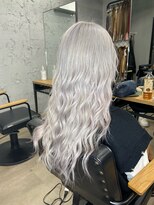 ワン(ONE)&nbsp;これぞホワイトカラー