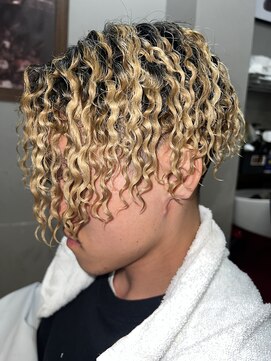 ドープザバーバー(DOPE THE BARBER) カーリーパーマ