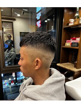 ヒロギンザバーバーショップ 新宿店(HIRO GINZA BARBER SHOP) 濡れパンクロップ