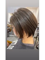 レイリー(LAiLy)&nbsp;ショートボブ　スモーキーグレージュ