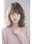 外はねミディアムスタイル小顔カット透明感ベージュカラー