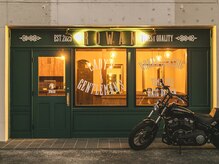 扉の先は古典的かつ都会的な黄金期のニューヨーク