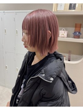 レイヤーボブ ピンクカラー