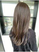 アッシュグレージュ×ナチュラルロング