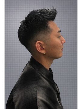 ワンワンオー バーバーショップ 長浜店(@110 BARBER SHOP) ベリーショート×スキンフェードで魅せる、妥協なき機能美