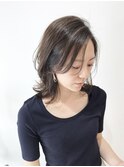 外ハネくびれミディアム