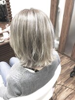 ナーナ(na_na) ♪ホワイトグレージュ♪