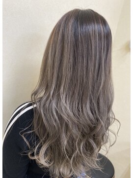 エモーション(emotion) 人気のグレージュカラー♪