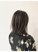 ふんわり切りっぱなしボブ