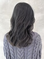 カリン(carin)&nbsp;Carin那覇真嘉比店/小顔/オリーブカラー/セミウェットウェーブ