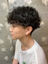 アカ(ACA)&nbsp;メンズマッシュパーマ波巻ツイストスパイラルパーマ札幌大通