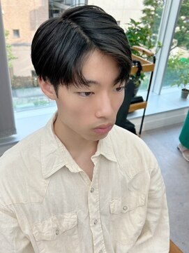 ネオリーブ クーロ メゾン 横浜(Neolive curro Maison) 韓国風コンマヘア×メンズ黒髪ショート【メンズ】