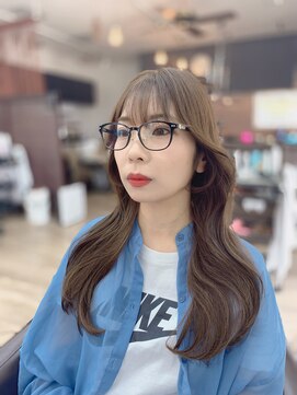 ラクシア(LucxiA) 韓国カット/韓国ヘア/くびれ/レイヤーカット/前髪カット/小顔