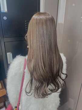 クエ(QUE) ミルクティーベージュ/ブリーチなしダブルカラー/横浜